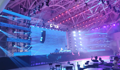 專業(yè)鑄就品牌風(fēng)采 廣州琶洲展會禮儀團(tuán)隊、模特公司與樂隊表演的整合魅力